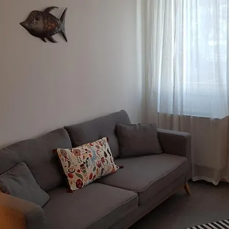 Bellagio Holiday Home דירה *