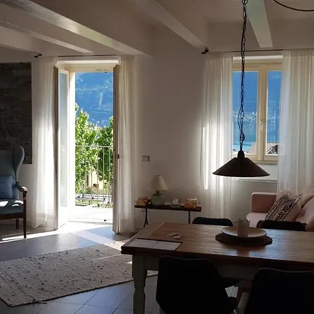 Bellagio Holiday Home דירה *